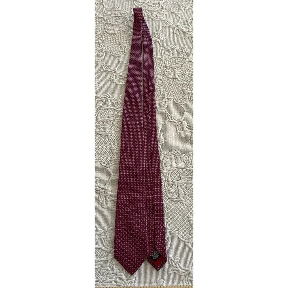 Hugo Boss 100% Silk Red Tie w Micro Flowers Blue Made in Italy Classic Designer